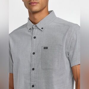 RVCA Slim Fit Button Down Shirt XL Light Gray Short Sleeve Stretch